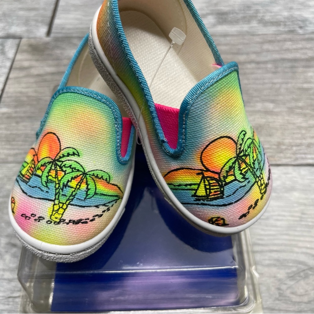 Vintage hand painted shoes size 3 (6-9 months)